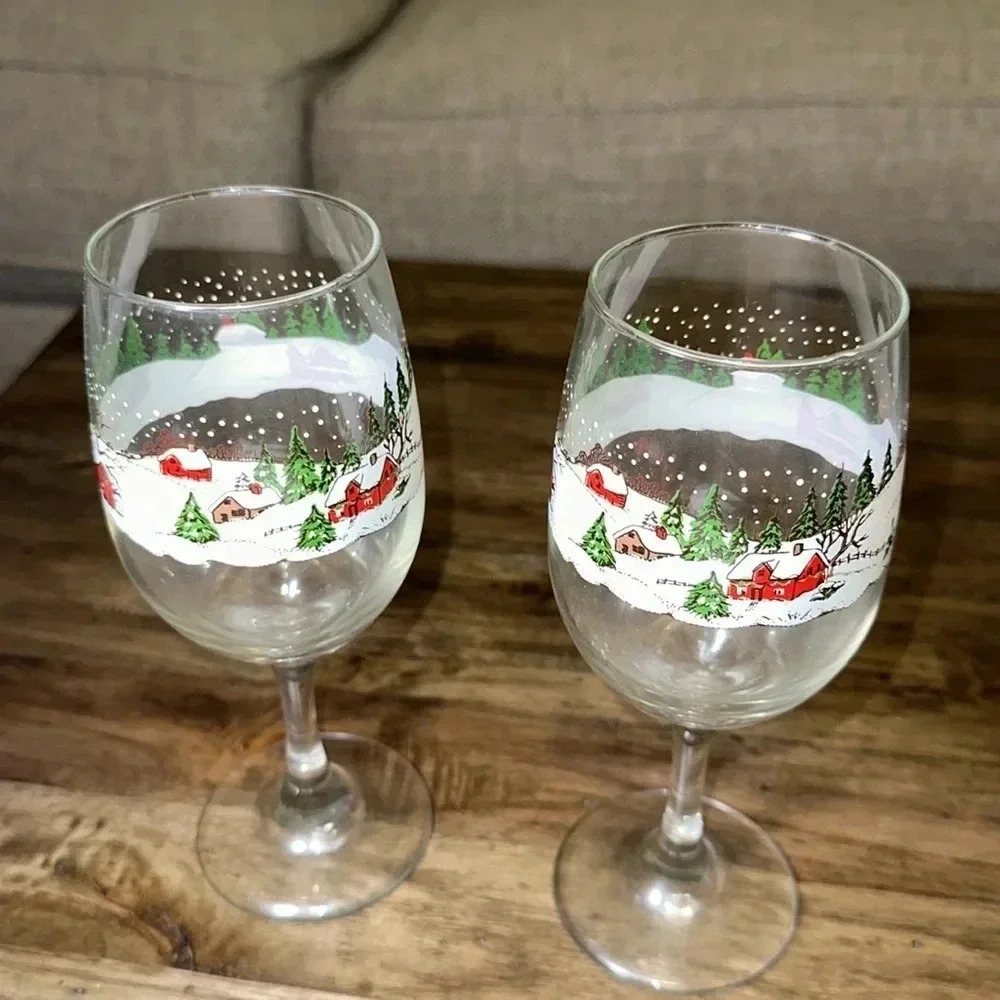 Vintage 1990’s Libbey Winter Village Christmas Holiday Wine Glasses Cups/Set/2